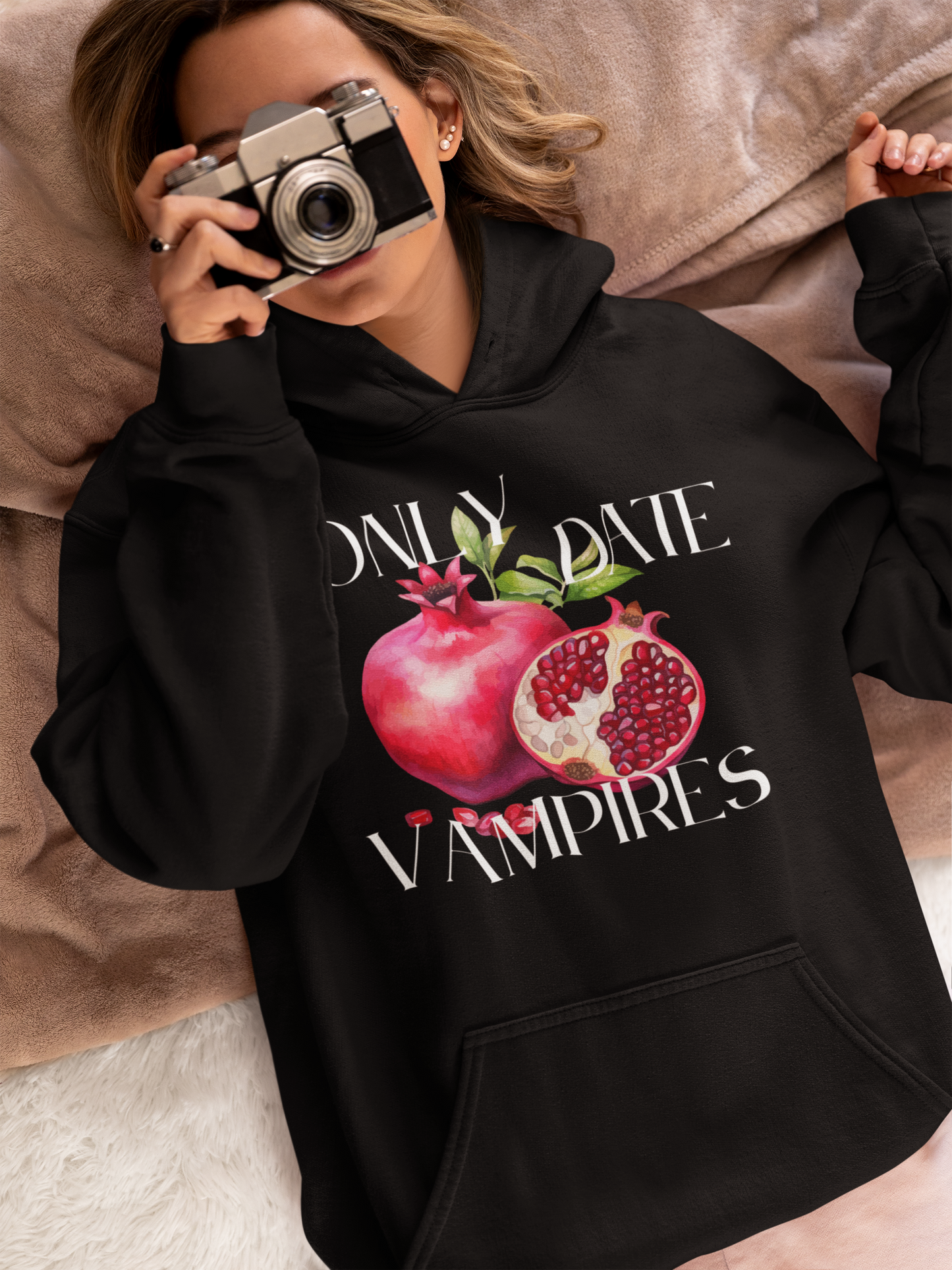 I Only Date Vampires | Hoodie