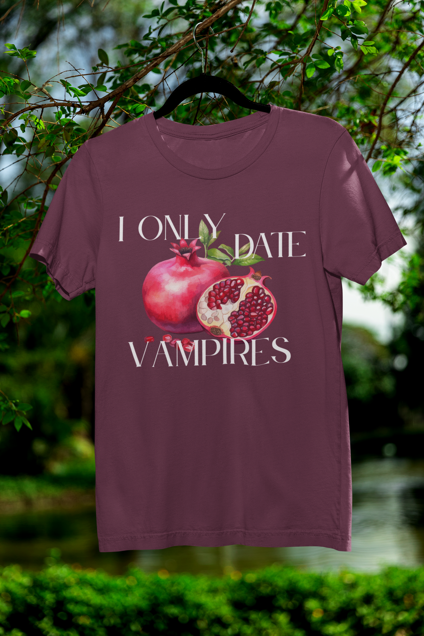 I Only Date Vampires | Tee